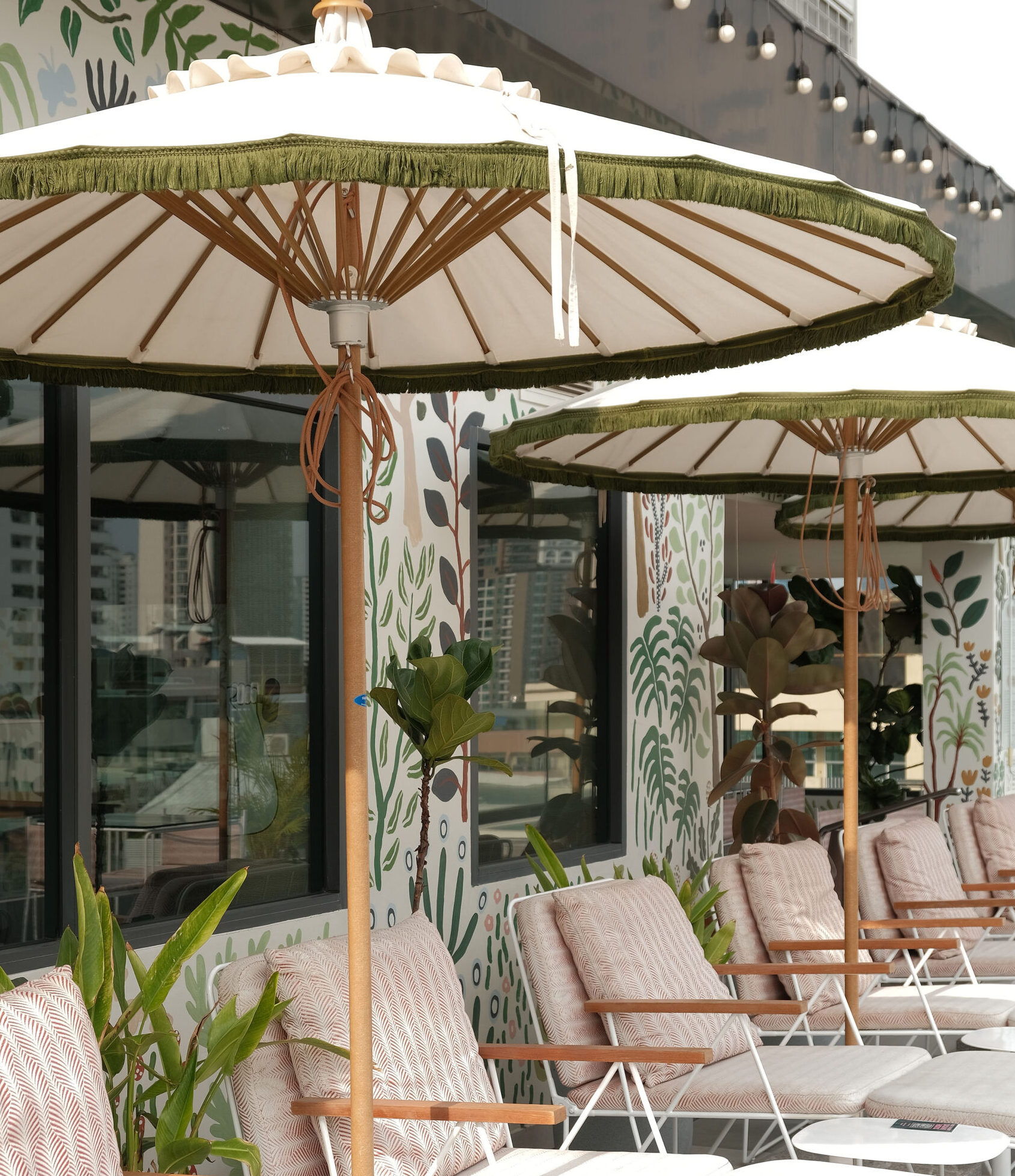 Public House, Hotel in Bangkok - Rooftop pool